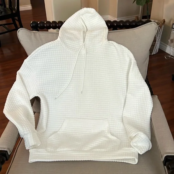 Shewin HOODED SWEATSHIRT with POCKET - Picture 2 of 8